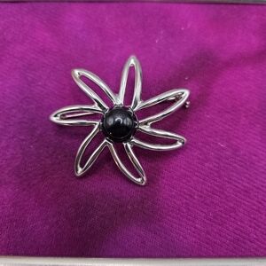 982. Vintage 1960s Park Lane Flower Brooch